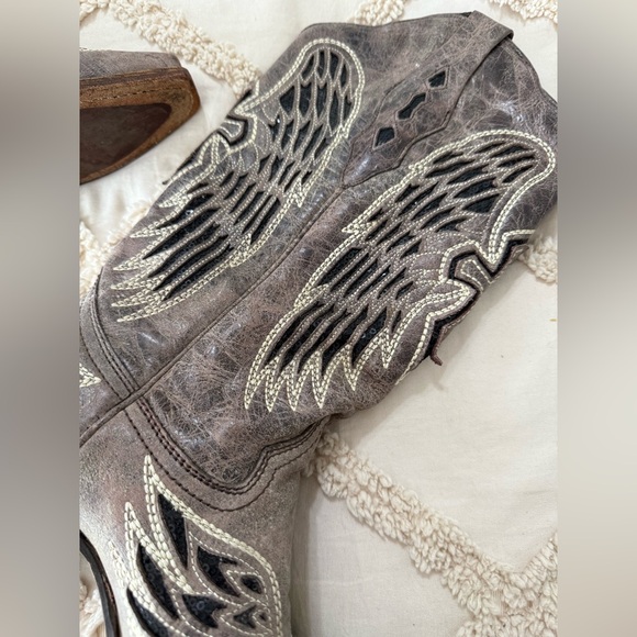 Corral Women’s Sequin Cross and Wings Inlay Western Boots - Picture 3 of 12
